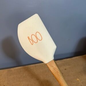 Boo spatula rae Dunn